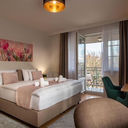 Sárvár Holdvirag Hotel الغرفة الصورة