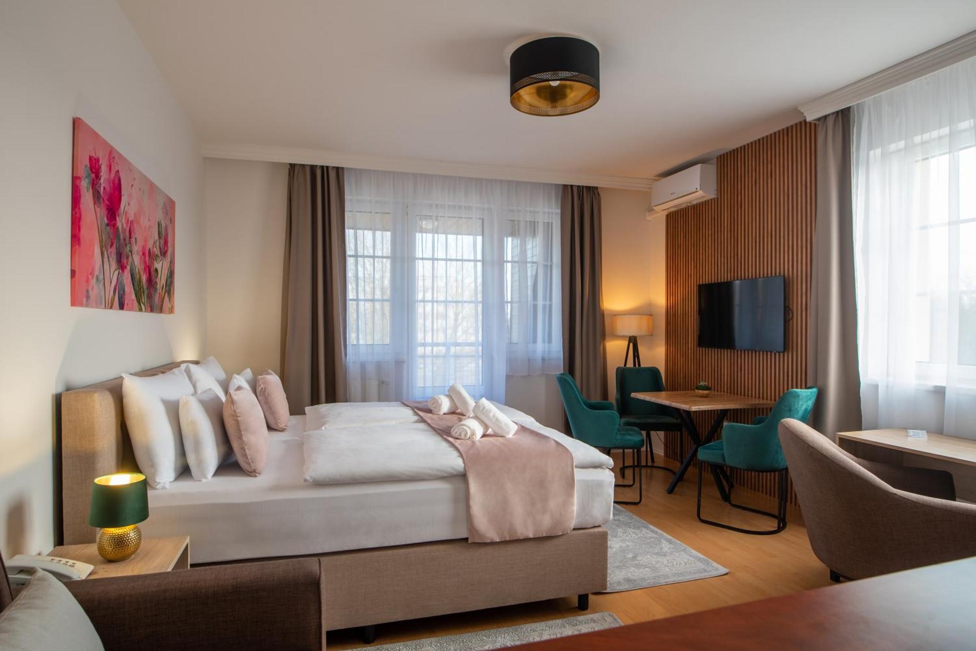 Sárvár Holdvirag Hotel المظهر الخارجي الصورة
