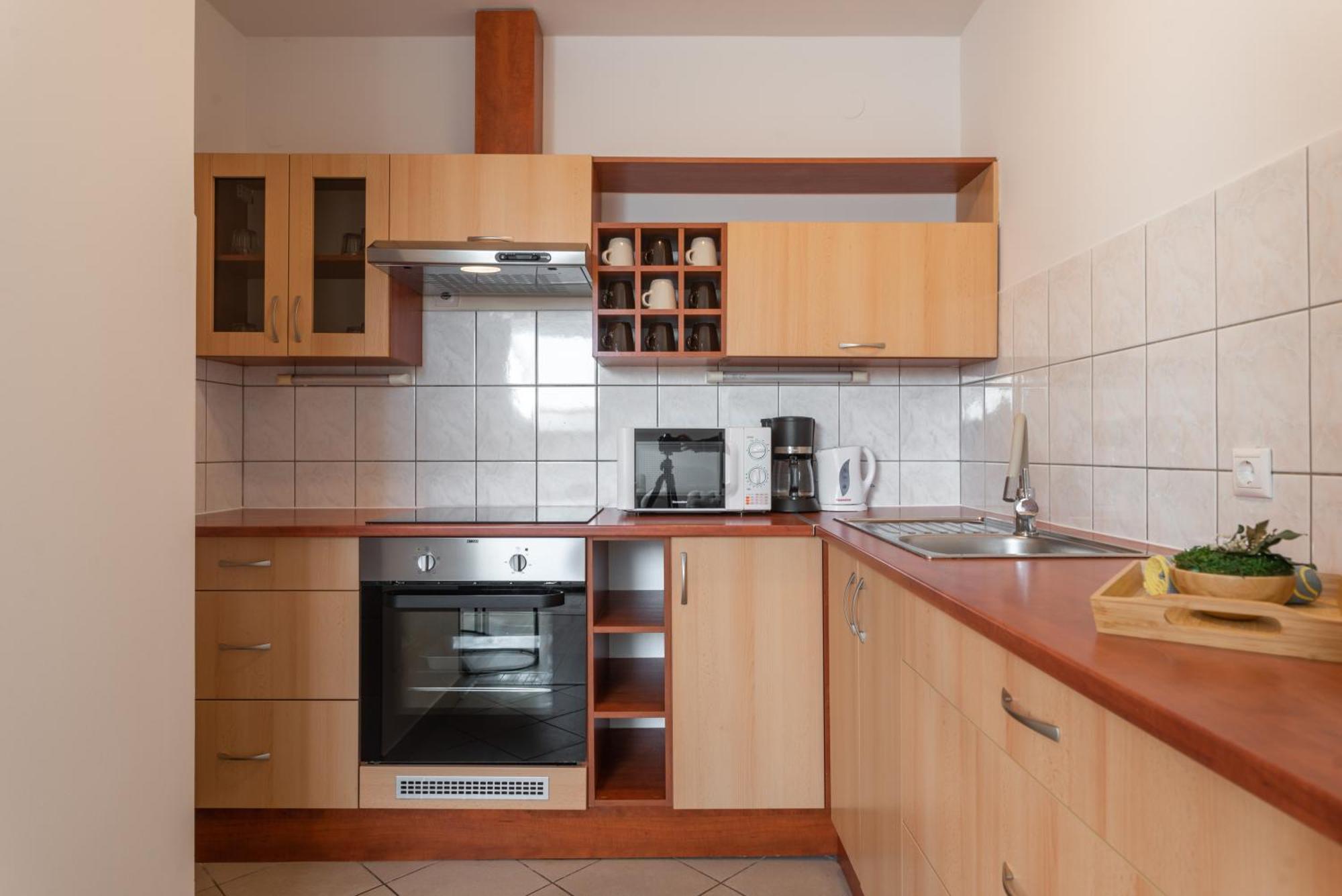 Sárvár Holdvirag Hotel المظهر الخارجي الصورة