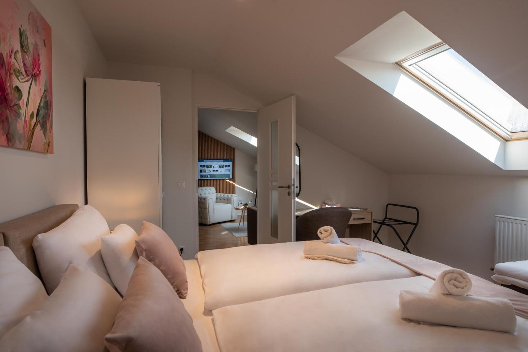 Sárvár Holdvirag Hotel المظهر الخارجي الصورة