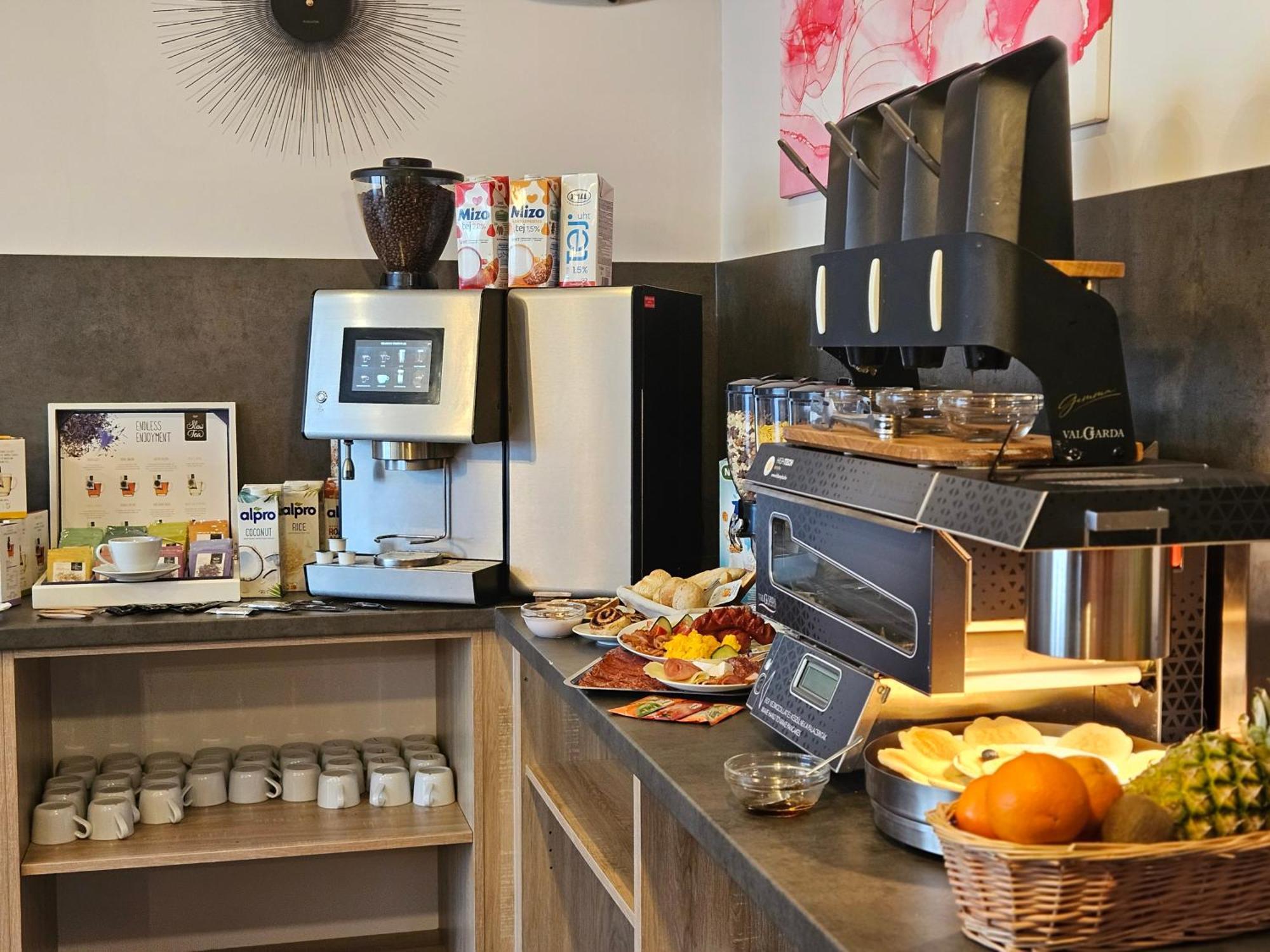 Sárvár Holdvirag Hotel المظهر الخارجي الصورة