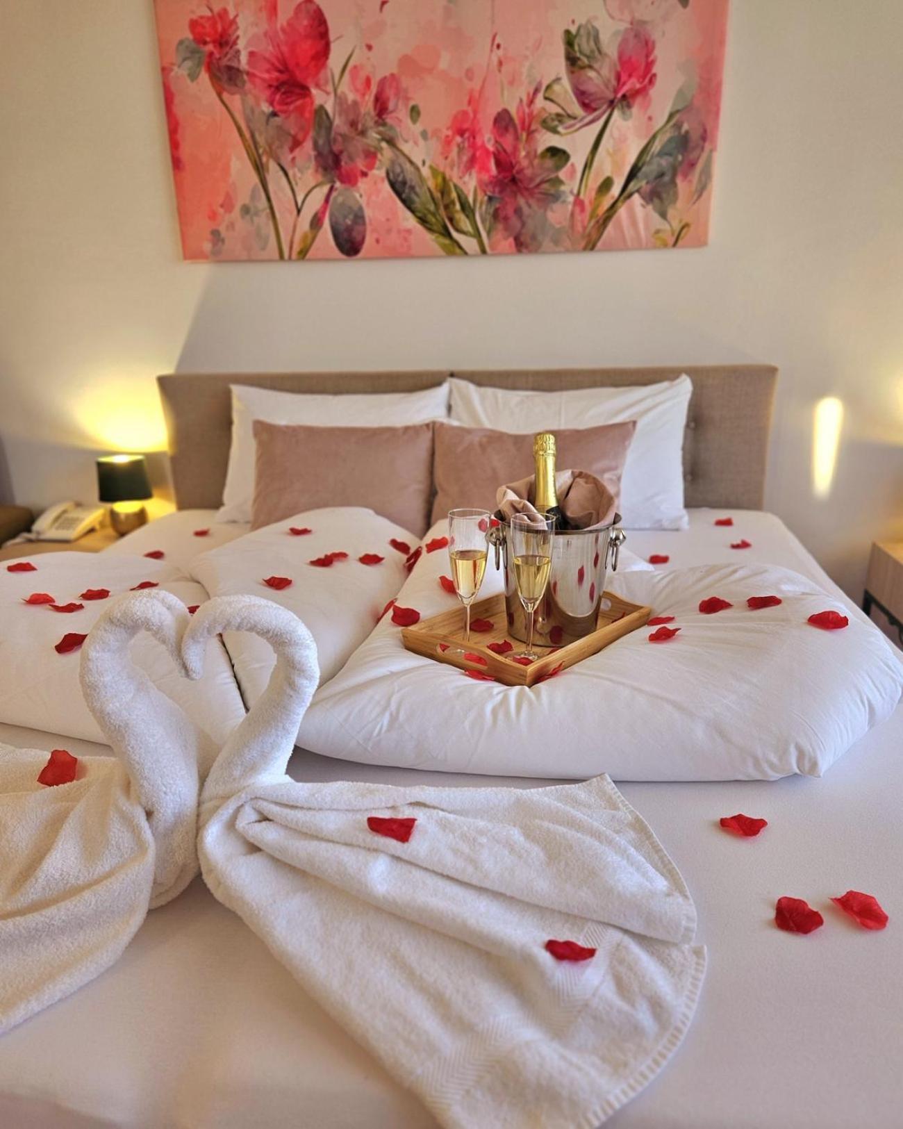 Sárvár Holdvirag Hotel المظهر الخارجي الصورة