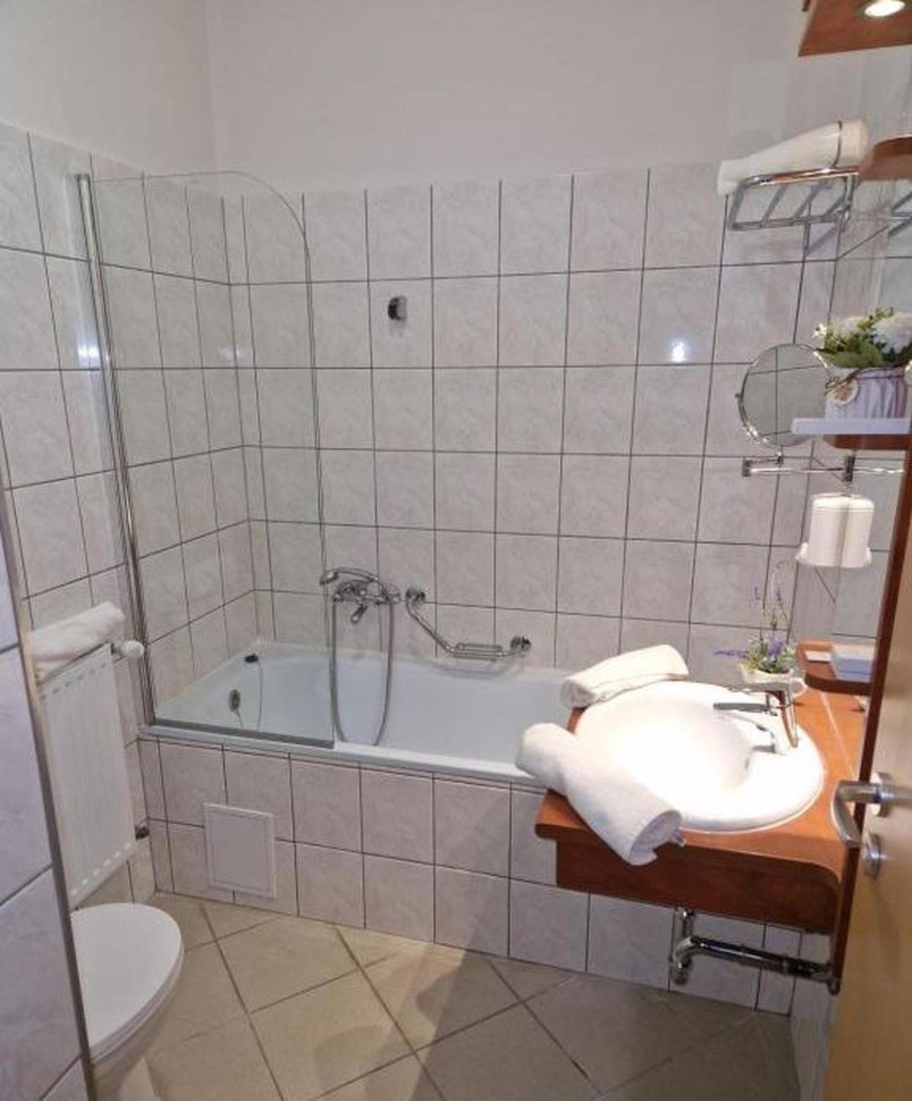 Sárvár Holdvirag Hotel المظهر الخارجي الصورة