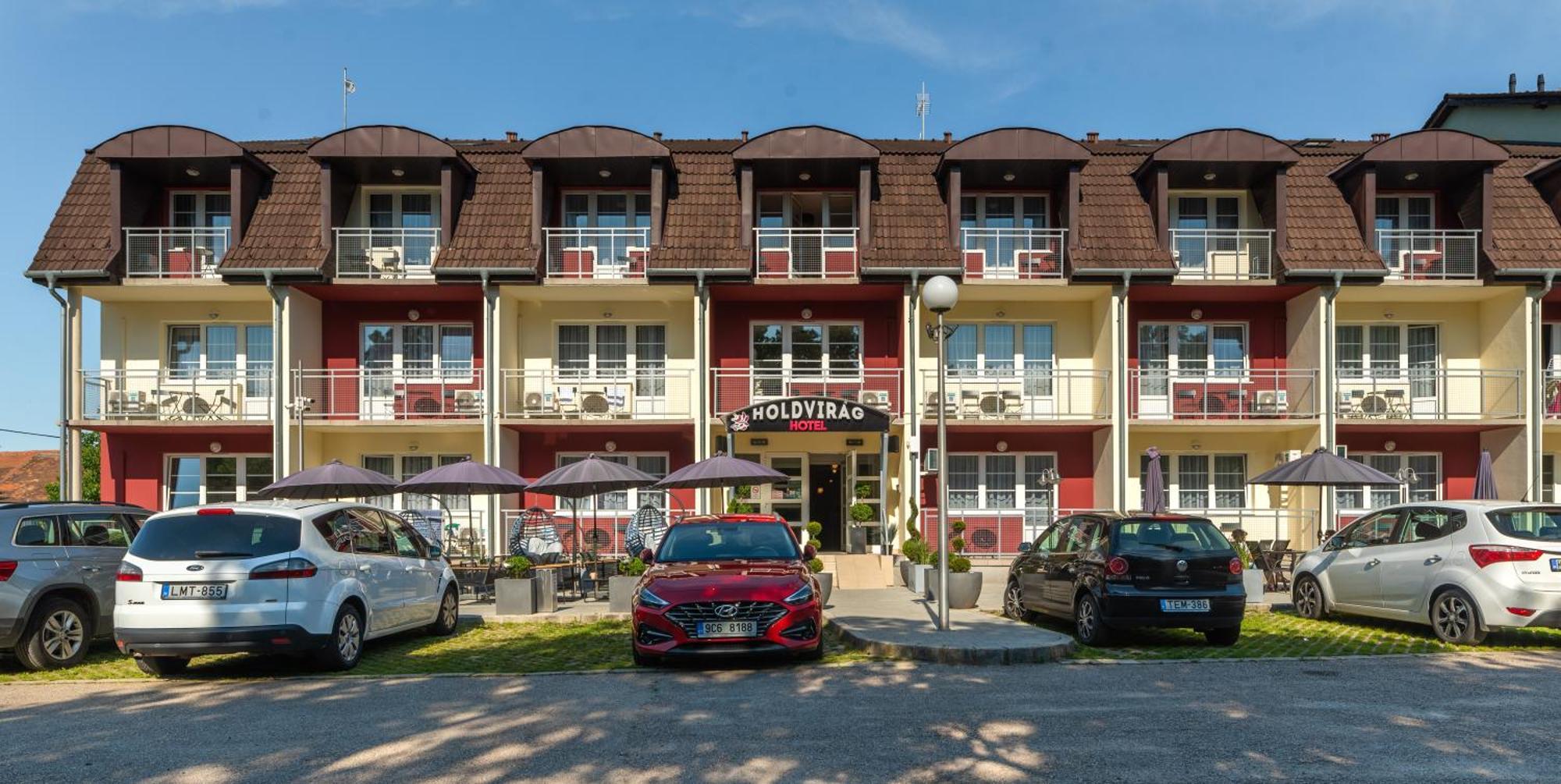 Sárvár Holdvirag Hotel المظهر الخارجي الصورة